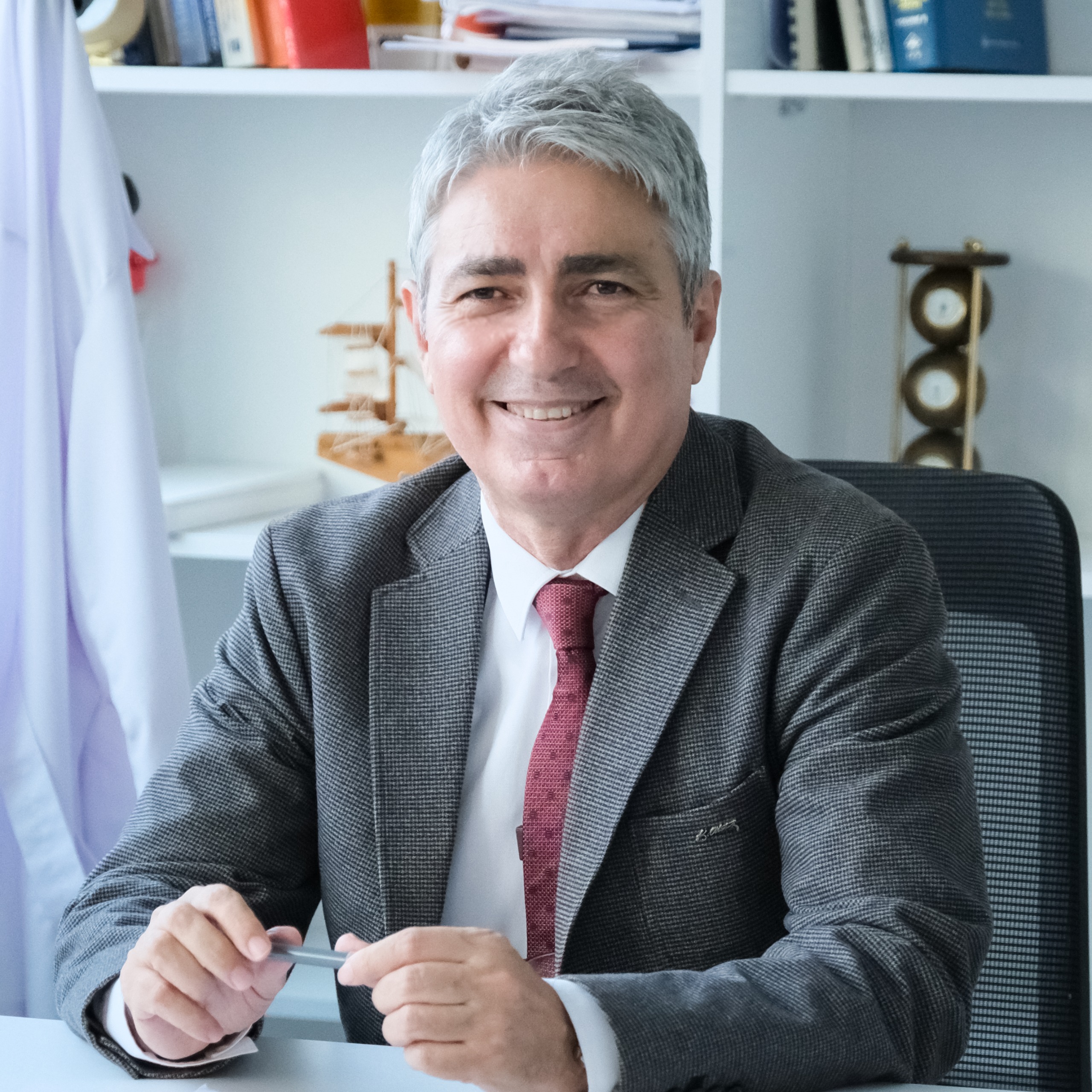 Prof. Dr. Tayfun Şahinkanat